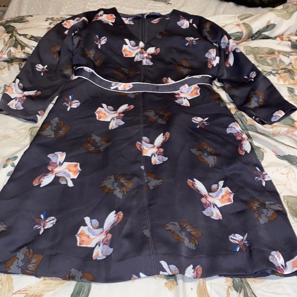 BANANA REPUBLIC PURPLE FLOWER PRINT :SIZE 4 US